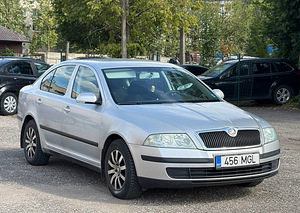 SKODA OCTAVIA (3 foto / 7)