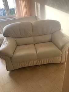 Müüa kahekohaline nahkdivan (1 foto / 3)