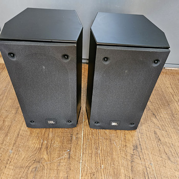 JBL XTi 10S HiFi riiulikõlarid