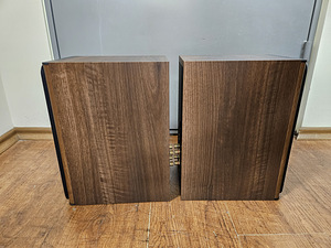 Полочная HiFi-колонка Monitor Audio Bronze BX2 (5 фото из 6)