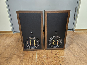 Полочная HiFi-колонка Monitor Audio Bronze BX2 (6 фото из 6)