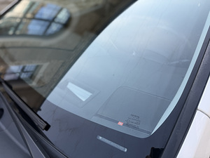 Toyota Prius (12 фото из 12)