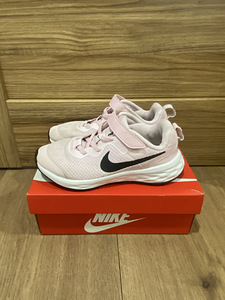 Кроссовки Nike, размер 32 (1 фото из 4)