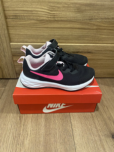 Кроссовки Nike, размер 32 (1 фото из 4)