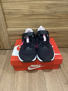 Кроссовки Nike, размер 32 (2 фото из 4)