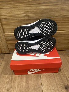 Кроссовки Nike, размер 32 (4 фото из 4)