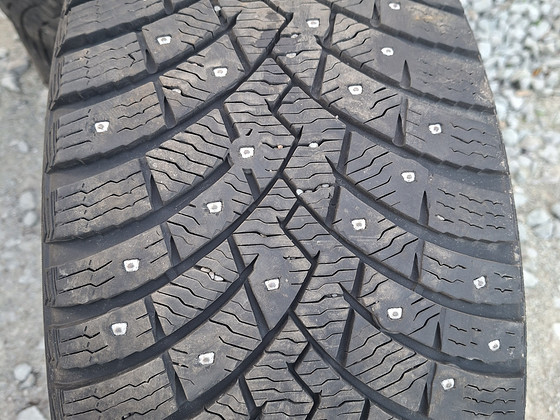 Perelli 245 / 40 R18 97H M+S