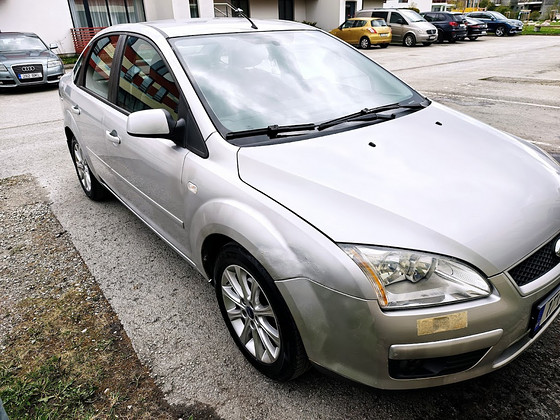 FORD FOCUS 1.596 DB3 74 kW -07