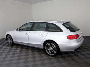 Audi A4 S-Line ATM 2.0 TDI 105kW (4 foto / 7)