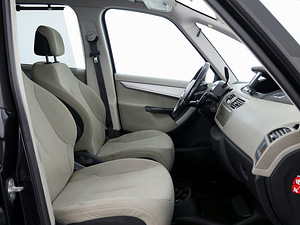 Citroen C4 Picasso Comfort ATM 2.0 103kW (6 foto / 8)
