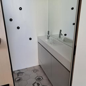 Loft-tüüpi betoonist minimaja (7 foto / 10)