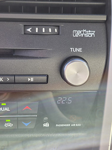 Lexus RX450h Рестайлинг Luxury (14 фото из 14)