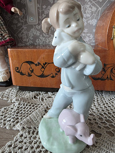 Фарфор, статуэтка, фигурка (2 фото из 4)