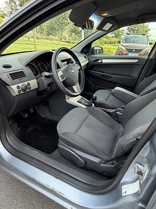 Opel Astra (3 фото из 6)