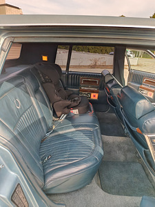 Cadillac Brougham (10 фото из 11)