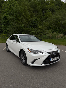 Auto Lexus ES300h (1 foto / 13)