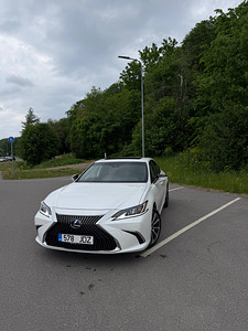 Auto Lexus ES300h (5 foto / 13)