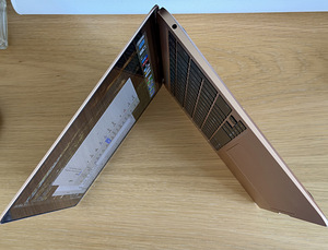 Apple Macbook Air 13 M1 8/256GB Gold, шведская раскладка, состояние как у нового... (3 фото из 7)