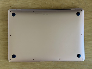 Apple Macbook Air 13 M1 8/256GB Gold, шведская раскладка, состояние как у нового... (4 фото из 7)