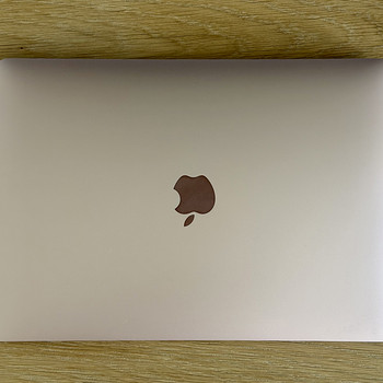 Apple Macbook Air 13 M1 8/256GB Gold, шведская раскладка, состояние как у нового...