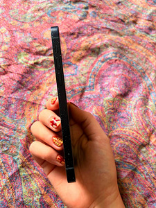 iPhone 12 (2 фото из 6)