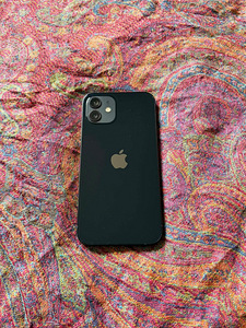 iPhone 12 (5 фото из 6)