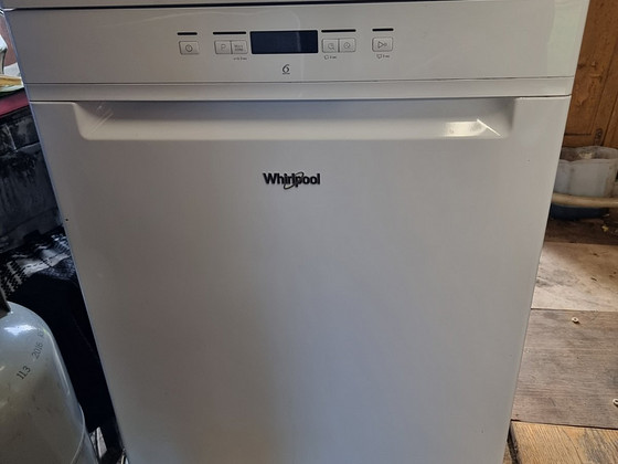 Продам посудамоечную машину Whirlpool