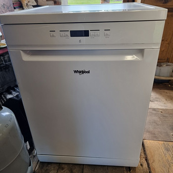 Продам посудамоечную машину Whirlpool