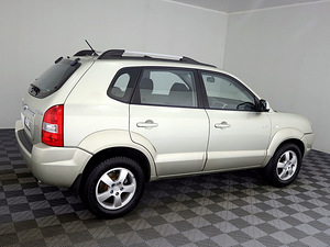Hyundai Tucson Comfort 4x4 2.0 104kW (3 фото из 7)