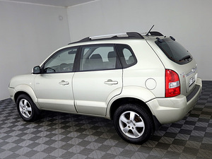 Hyundai Tucson Comfort 4x4 2.0 104kW (4 фото из 7)