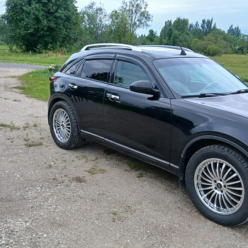 Väga võimas auto Infiniyi fx45 2005a