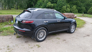 Väga võimas auto Infiniyi fx45 2005a (2 foto / 15)
