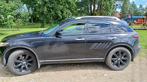 Väga võimas auto Infiniyi fx45 2005a (5 foto / 15)
