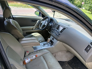 Väga võimas auto Infiniyi fx45 2005a (11 foto / 15)