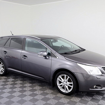 Toyota Avensis Linea Sol ATM 1.8 108kW