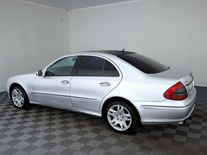 Mercedes-Benz E 320 Avantgarde Facelift ATM 3.0 CDI 165kW (4 фото из 7)
