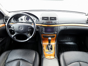 Mercedes-Benz E 320 Avantgarde Facelift ATM 3.0 CDI 165kW (5 фото из 7)