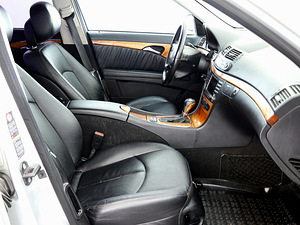 Mercedes-Benz E 320 Avantgarde Facelift ATM 3.0 CDI 165kW (6 фото из 7)