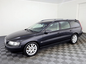 Volvo V70 Summum ATM 2.4 D5 120kW (2 foto / 7)
