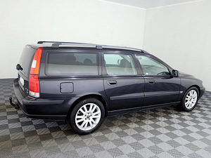 Volvo V70 Summum ATM 2.4 D5 120kW (3 foto / 7)