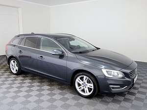 Volvo V60 Summum Hybrid Facelift ATM 2.4 162kW (1 foto / 8)