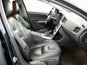 Volvo V60 Summum Hybrid Facelift ATM 2.4 162kW (6 foto / 8)
