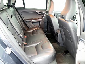 Volvo V60 Summum Hybrid Facelift ATM 2.4 162kW (7 foto / 8)