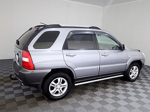 Kia Sportage Luxury 4x4 2.0 104kW (3 foto / 7)