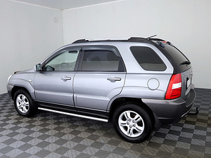 Kia Sportage Luxury 4x4 2.0 104kW (4 foto / 7)