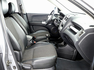 Kia Sportage Luxury 4x4 2.0 104kW (6 foto / 7)