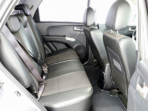 Kia Sportage Luxury 4x4 2.0 104kW (7 foto / 7)