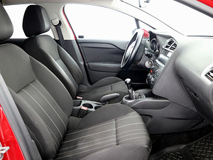 Citroen C4 Elegance 1.6 HDi 68kW (6 foto / 7)