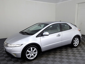 Honda Civic Elegance ATM 1.8 103kW (2 foto / 7)