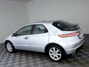 Honda Civic Elegance ATM 1.8 103kW (4 foto / 7)